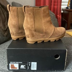 Sorel Joan of Antic Wedge II Chelsea Boot 8.5 Velvet Tan